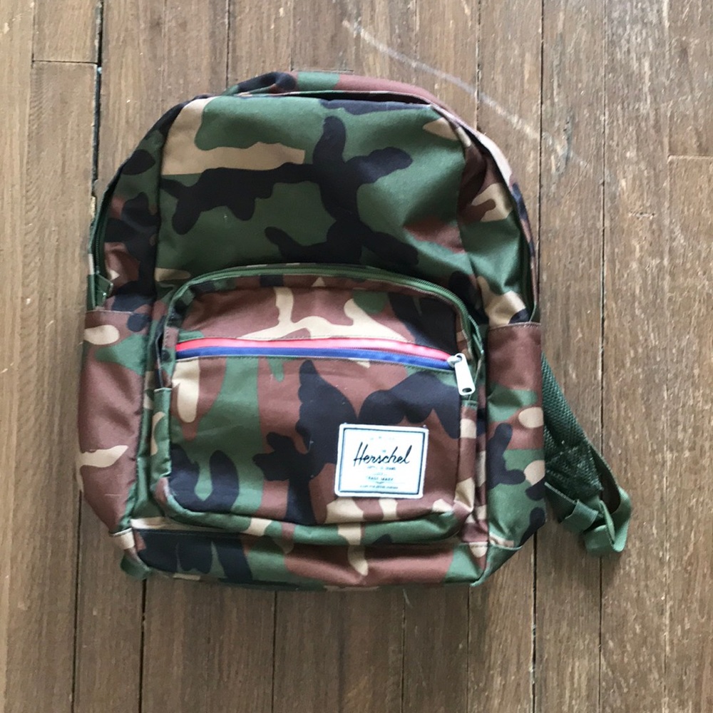 ❌sold❌Herschel camo back pack